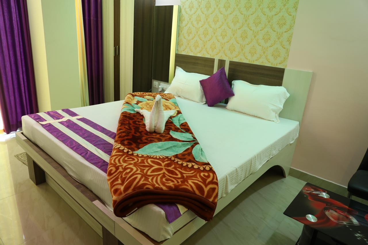 Hotel S.T. Apple Дигха Екстериор снимка